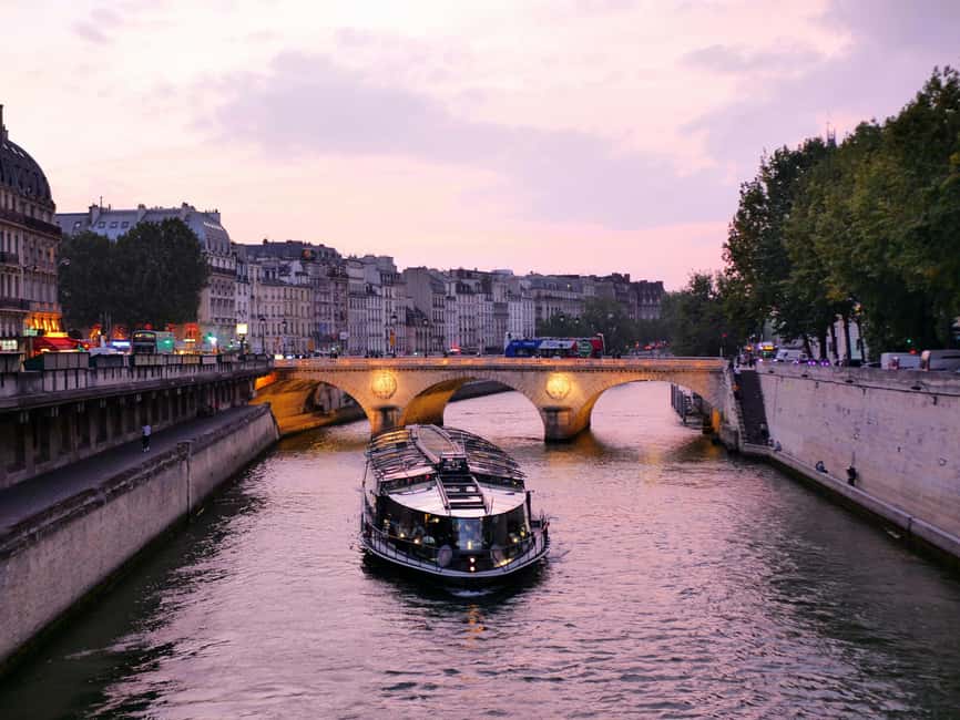 Paris: City of Lights Walk + Seine River Cruise - Should you book this tour? My take