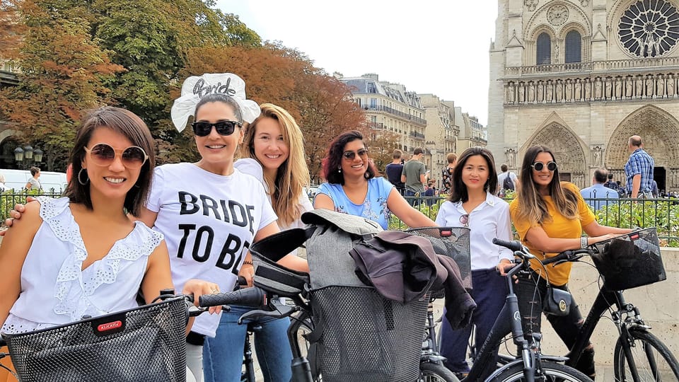 Paris: City Treasures Bike Tour - Meeting at Paris City Hall: Finding the Underground Lift