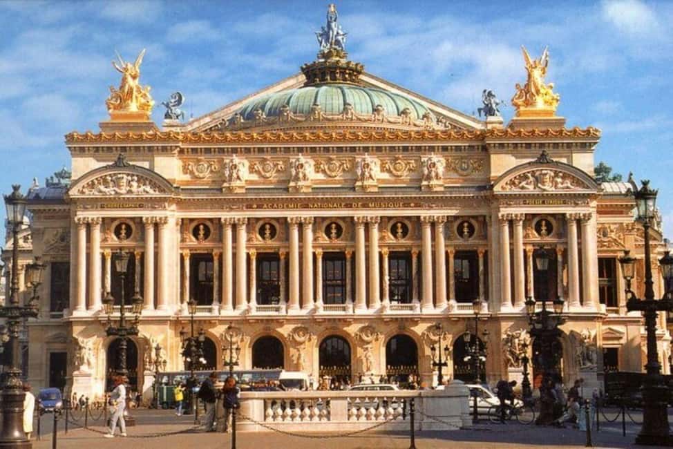 Paris: Cœur de Bohème Tour - Heart of the City - Champs-Élysées and Arc de Triomphe: Classic Paris Power