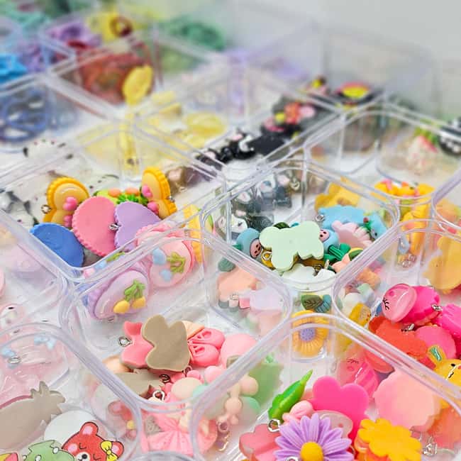 Paris: Create your phone strap, bag or keychain - Picking Beads and Figurines: Your Design Choices