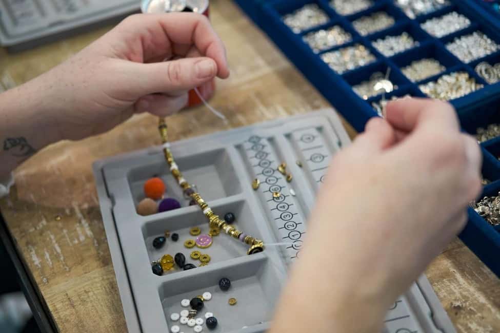 Paris: Custom Souvenir Bracelet Workshop - Key points to know before you go
