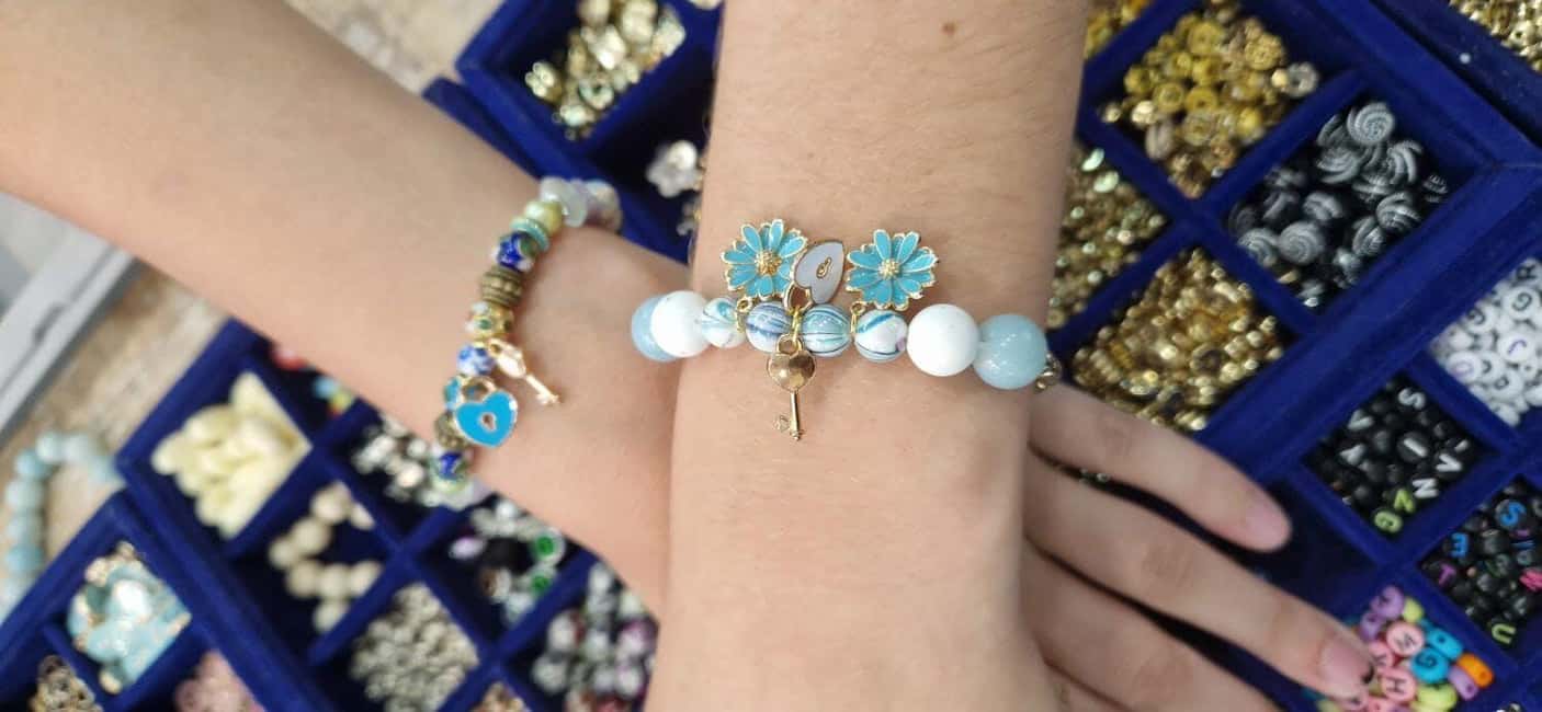 Paris: Custom Souvenir Bracelet Workshop - Boutique Workshop in Central Paris: What the Experience Feels Like