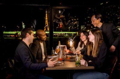 Paris: Dinner Cruise on the Seine and Eiffel Tower 2nd floor - Dinner on board: what you’re paying for (and what to expect)