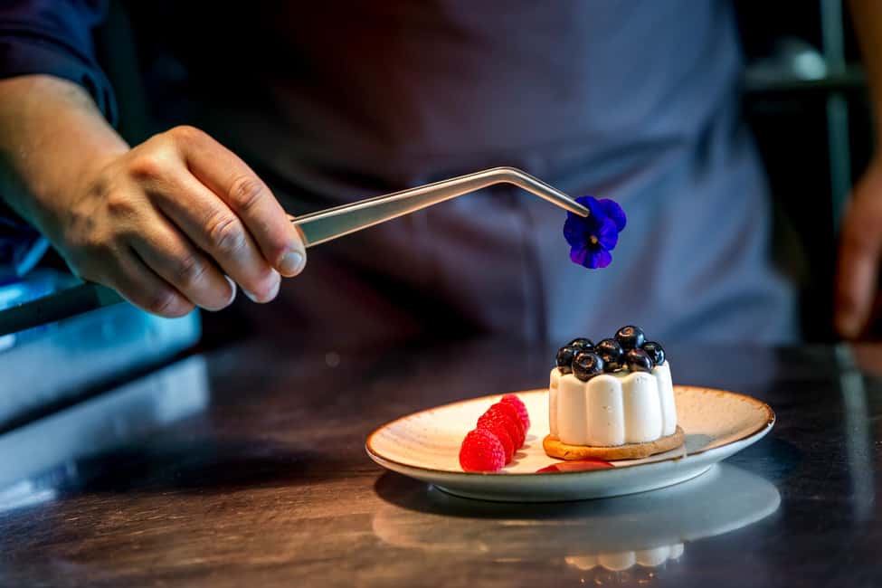 Paris: Dinner Cruise on the Seine and Eiffel Tower 2nd floor - Should you book this Paris Dinner Cruise and Eiffel Tower 2nd floor?