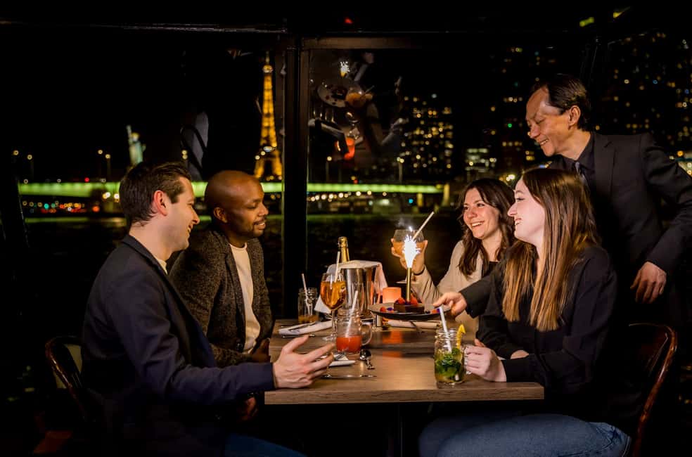 Paris: Dinner Cruise on the Seine and Eiffel Tower 2nd floor - Dinner on board: what you’re paying for (and what to expect)