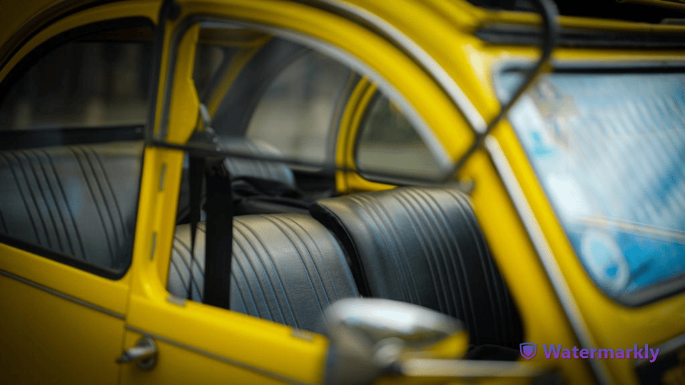 Paris: Discover Paris 2CV - Left Bank and Montmartre vibes: where the city feels more lived-in