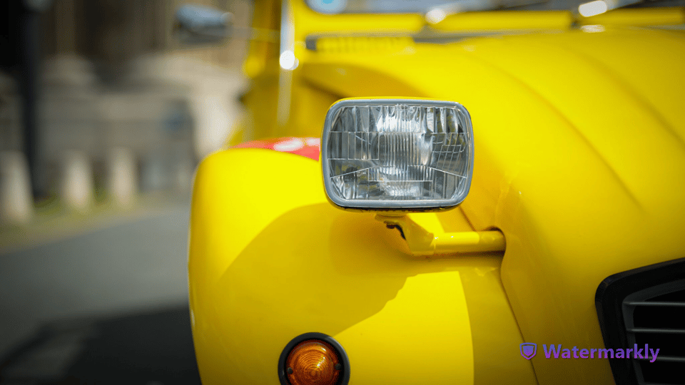 Paris: Discover Paris 2CV - Guide style, navigation, and why the route choices matter