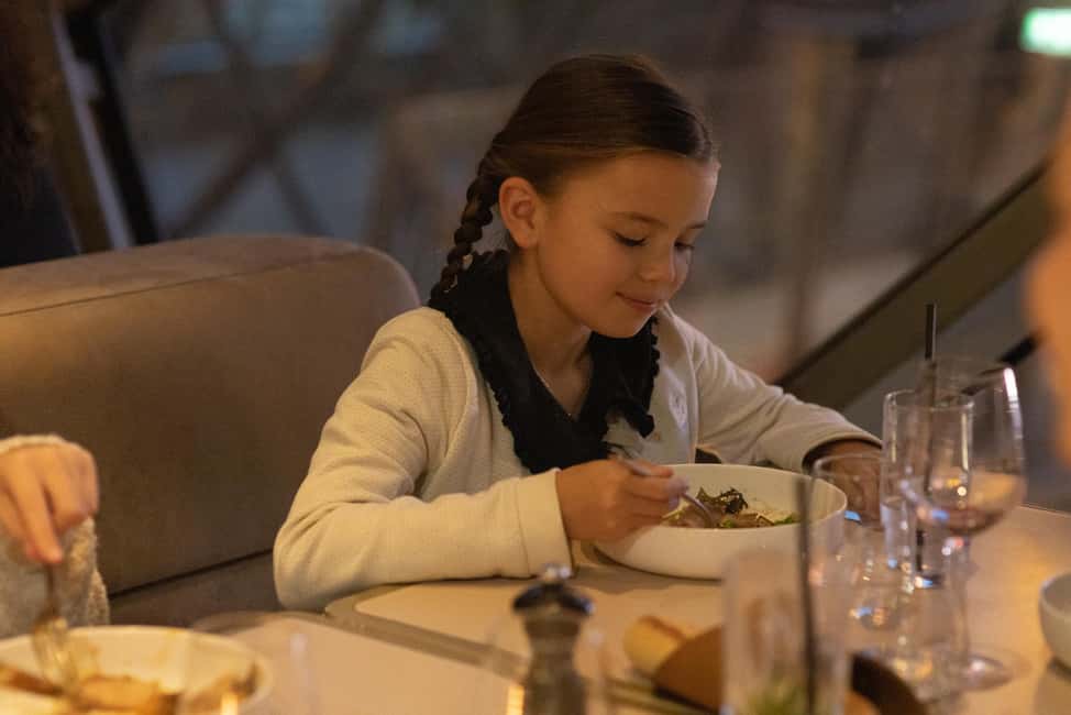 Paris: Eiffel Tower Dining, Gustave Menu at Madame Brasserie - Champagne Toast and Wine Pairing: The Drink Setup