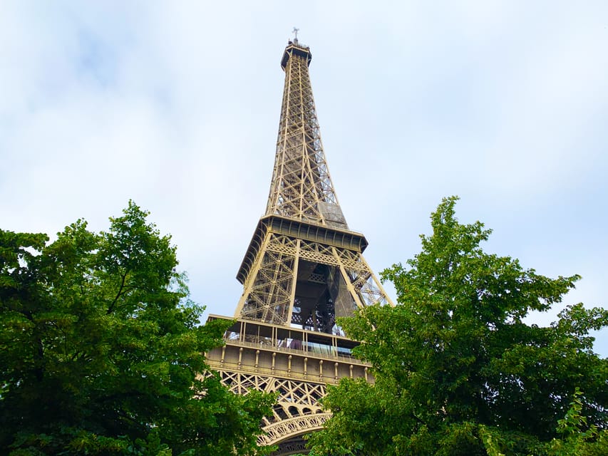 Paris: Eiffel Tower Elevator 2nd Level and Summit Access - Key things that make this Eiffel Tower combo work