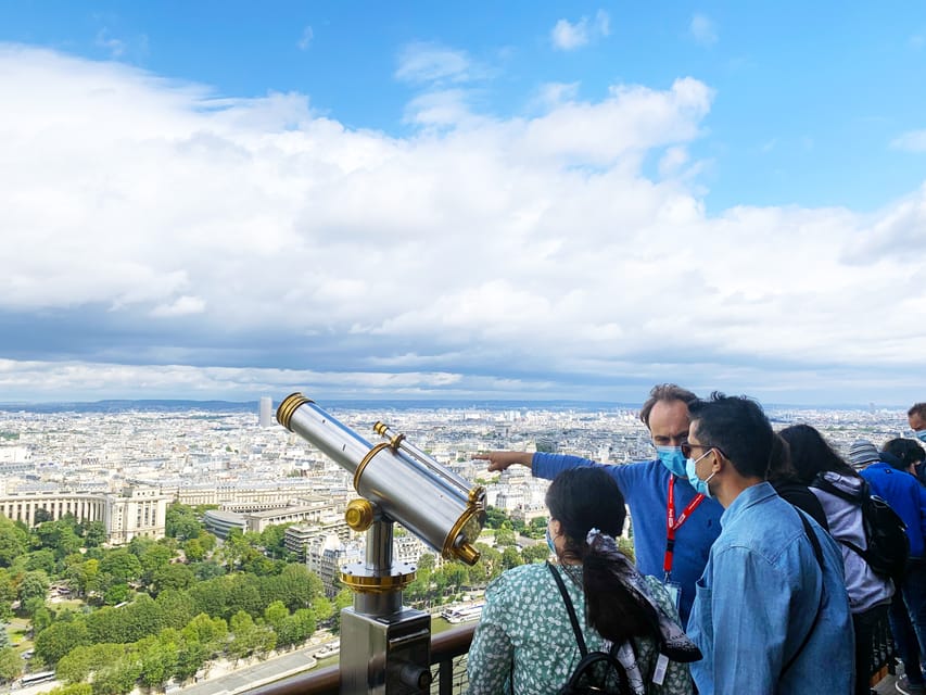 Paris: Eiffel Tower Elevator 2nd Level and Summit Access - Your guided start: quick stories, then into the right lines
