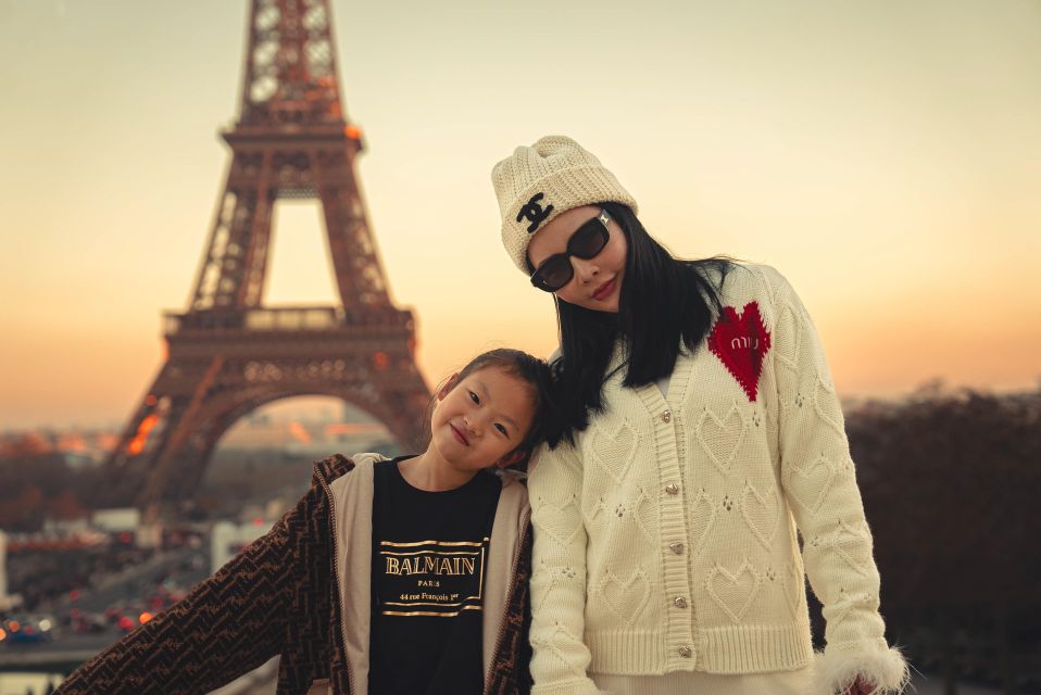Paris: Eiffel Tower & Louvre Private Photoshoot - The real magic: how the photographer improves your photos fast