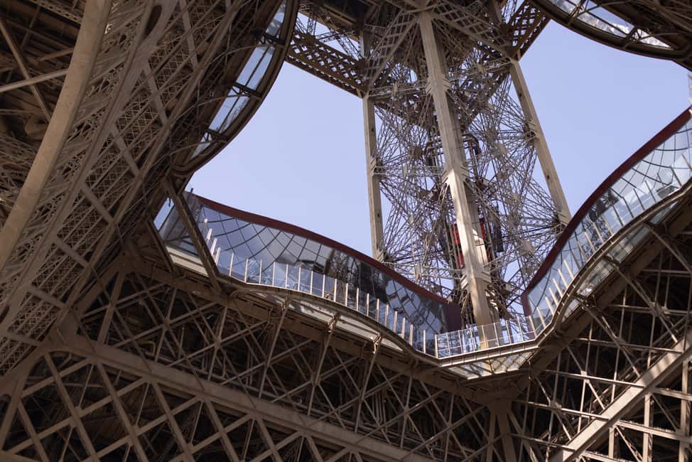 Paris: Eiffel Tower's Madame Brasserie 3-course lunch 12:00 - Your seat and your view: Cœur Brasserie vs Seine View