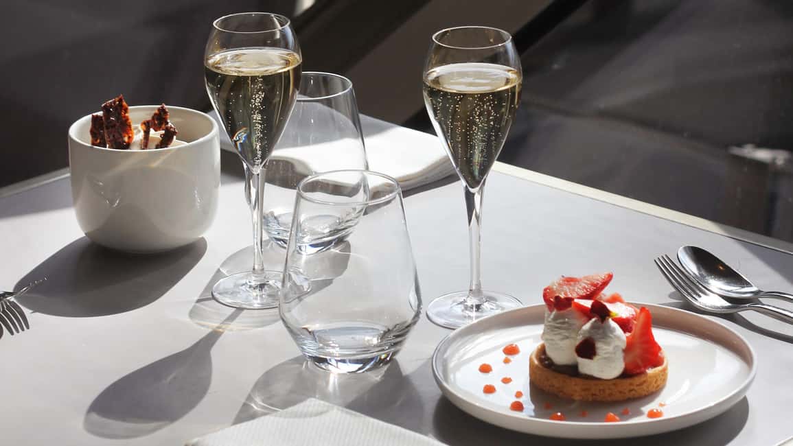 Paris: Eiffel Tower's Madame Brasserie 3-course lunch 12:00 - After lunch: what you can still do on the Eiffel Tower first floor