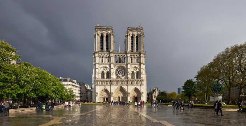 Paris: Eternal Notre-Dame VR Experience Ticket - Where Eternal Notre-Dame Starts Under the Grande Arche