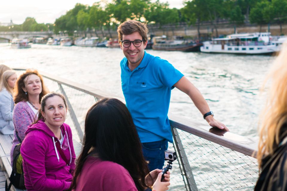 Paris: Evening Bike and Boat Tour - Notre-Dame to the Louvre Pyramids: Night Views on a Flat Ride