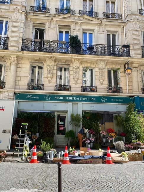 Paris: Explore the City Like Emily Tour - Filming Locations - Stop 1: Orientation at the Emily in Paris Tours starting spot