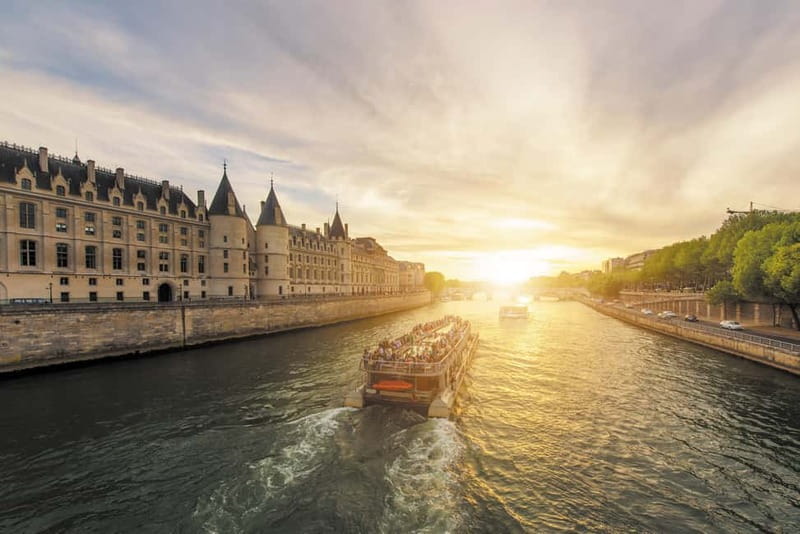 Paris: Explorer Pass with 3, 4, 5, 6, or 7 Attractions - How a Realistic Day Could Look: Eiffel Tower, Louvre, and the Seine