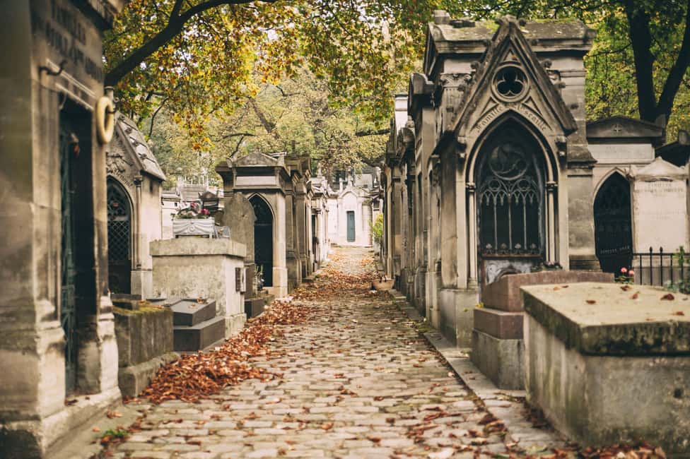 Paris: Famous Graves of Pere Lachaise Cemetery Guided Tour - Getting to the meeting point: Alexandre Dumas, Line 2