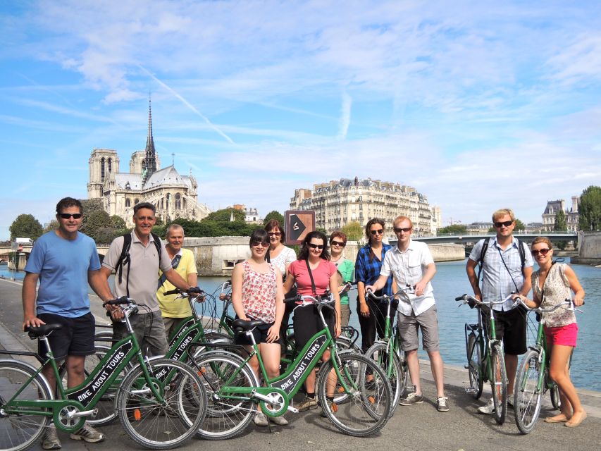 Paris: Famous Monuments Cycling Tour - Getting Started at Le Peloton Café in the Marais