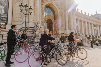 Paris: Famous Monuments Cycling Tour - Pedaling the Île de la Cité: Notre-Dame, Flower Market, and Pont des Arts