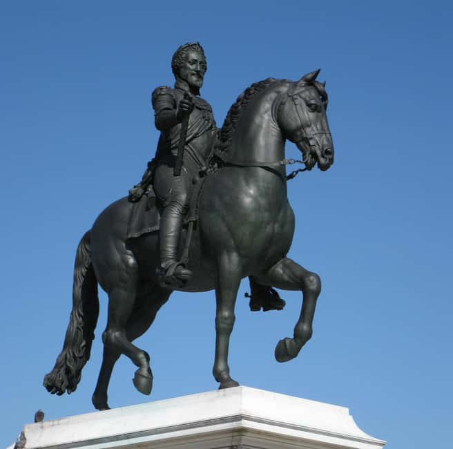 Paris: French Monarchy Intrigues Walking Tour - Who should book this tour (and who might skip it)