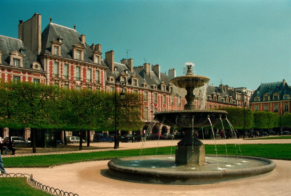 Paris: French Revolution Walking Tour - Meeting at Place du Châtelet: finding Fontaine au Sphinx fast