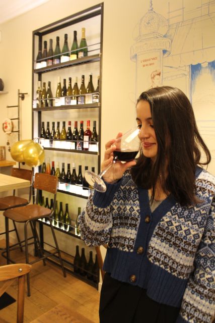 Paris: French Wine and Cheese Guided Tasting - L’Oeno’Vice Meet-Up: a small bar lesson with a French host