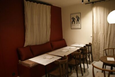 Paris : French wine tasting in Montmartre - Finding Les Piqueurs at 6 Rue Tardieu: How the Hour Starts Smoothly