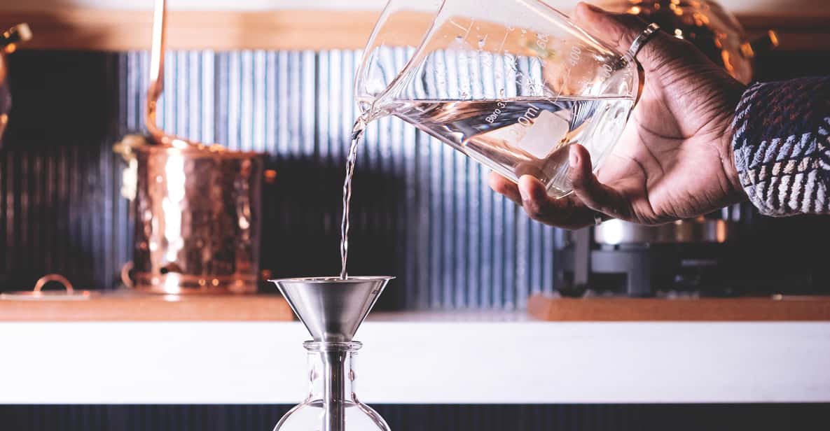 Paris gin making workshop in English - Tasting, smelling, and understanding gin styles through cocktails