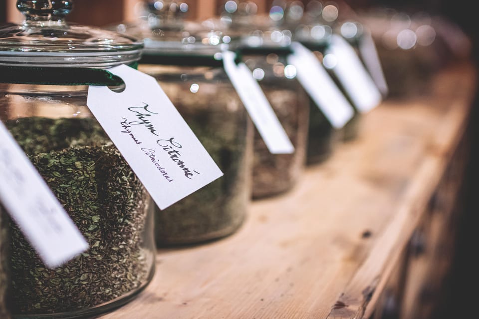 Paris gin making workshop in English - Label your gin and take home a full 70cl bottle