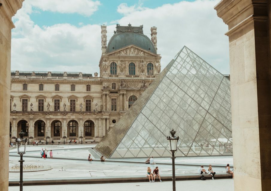 Paris: Gourmet Food Tour & Louvre Museums Guided Tour - Reserved-Access Louvre Entry: Seeing the Mona Lisa Without the Wait