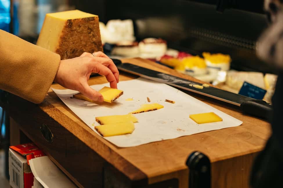 Paris: Gourmet Food Tour with Over 10 Tastings and Wine - Macarons and the Meilleur Ouvrier de France story