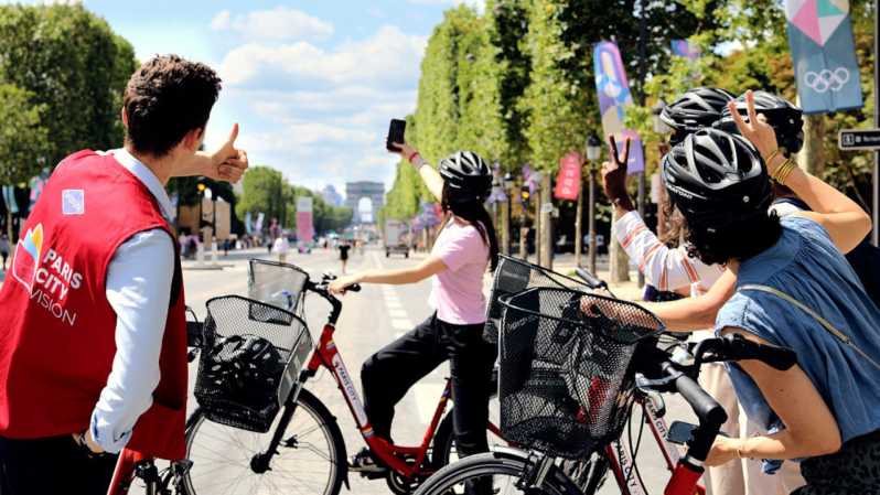 Paris Guided Bike Tour - Palais-Royal to the Louvre: classic Paris right away