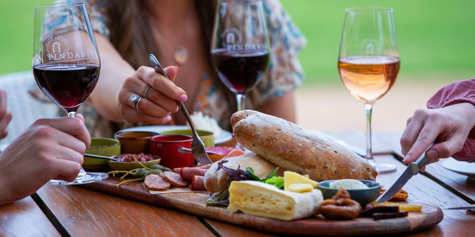 Paris: Guided Montmartre Walking Tour with Food & Wine - Quick Takeaways: what makes this Montmartre tour worth your time