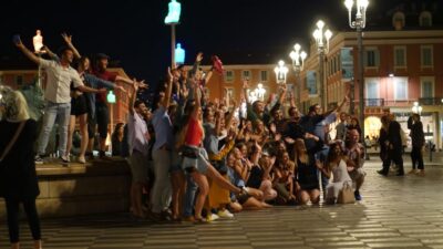 Paris: Guided New Year's Eve Bar Crawl with Drink - Bar Stop One: Welcome Shot, Ice-Breaker Games, and 2-for-1 Pricing