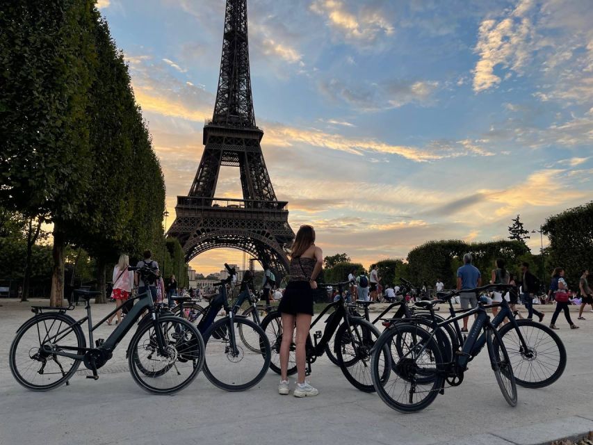 Paris: Guided Private E-bike Sightseeing Tour - Grand Palais, Petit Palais, and the Big Boulevard Energy