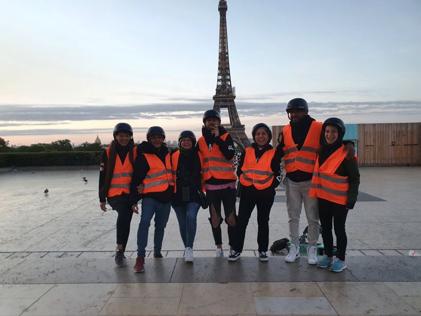 Paris: Guided Segway Tour Paris by Night - A 2-hour Eiffel-at-night Segway loop from Place de Fontenoy