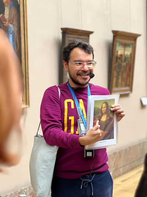Paris: Guided tour in PORTUGUESE at the Louvre-semi-private - Portuguese guide + skip-line security: what the 2-hour clock really does