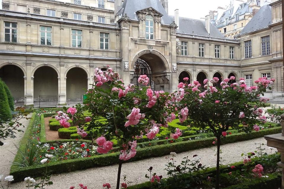 Paris: Guided tour of Marais in German - Place des Vosges: Paris’s oldest square and what to look for while walking