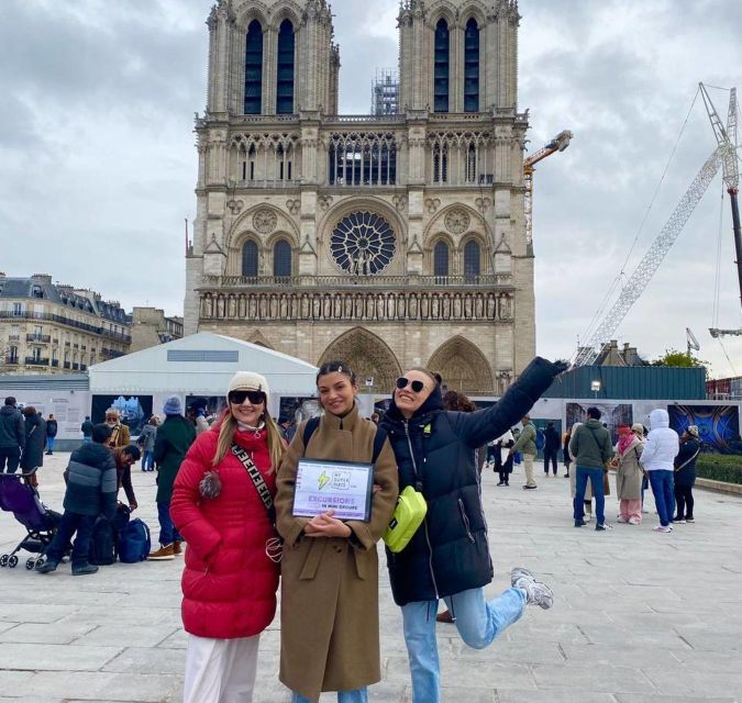 Paris: Guided Walking Tour from Opera Garnier to Notre-Dame - Pont Neuf and Île de la Cité: crossing from Paris elegance to Paris depth