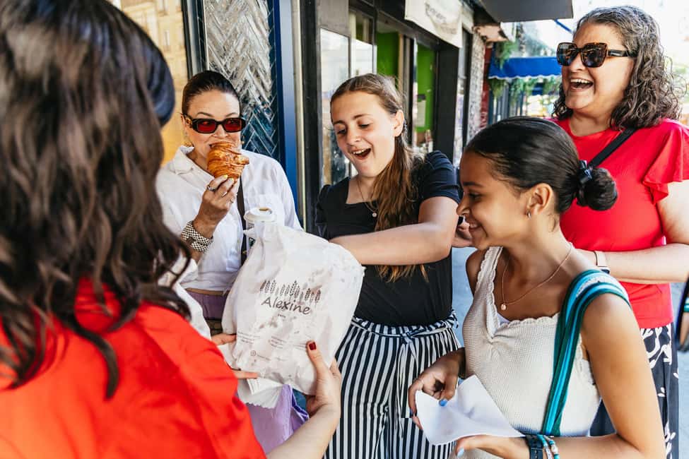 Paris: Hidden Gems of Montmartre with Local Guide - Key things that make this Montmartre tour worth it