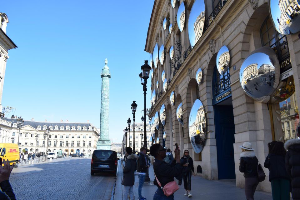 Paris : Highlights of Parisians' Paris guided tour - Starting at Hôtel de Ville: the “beginning” of Paris’ market power