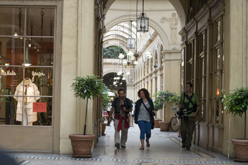 Paris : Highlights of Parisians' Paris guided tour - Palais-Royal: atmosphere, arcade life, and the pleasure of walking slowly