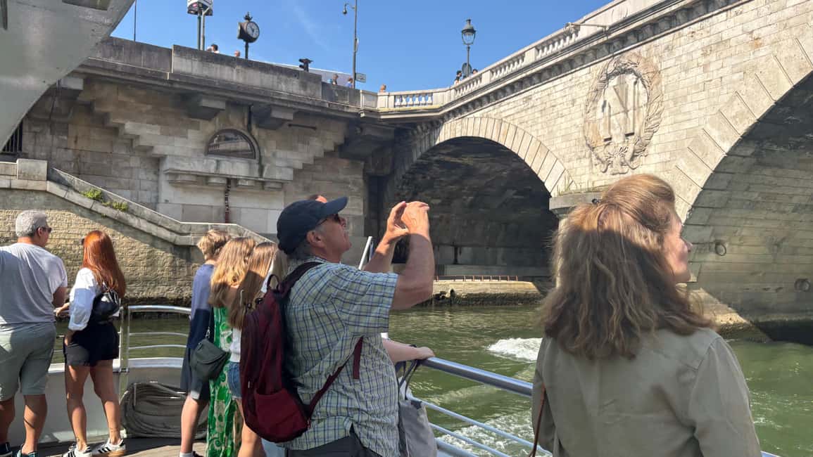 Paris: Hop-On Hop-Off Seine Cruise Pass with 9 Stops - Should You Book the Batobus Hop-On Hop-Off Seine Cruise Pass?