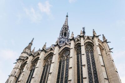 Paris: Ile de la Cité Walking Tour with Sainte-Chapelle - Meeting point and first steps: Boutique Paris Today