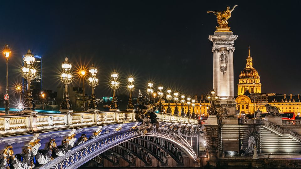 Paris: Illuminated Evening River Cruise & Waffle Tasting - Onboard comfort: decks, sound, and what you actually get