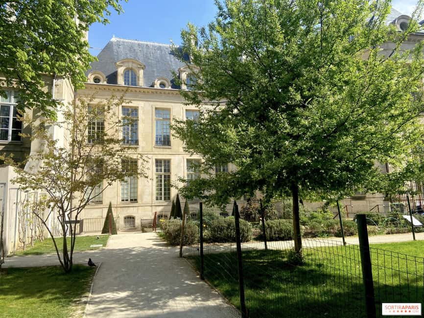 Paris: Jewish Marais District Walking Tour - Why the Jewish Marais is the right setting for this story
