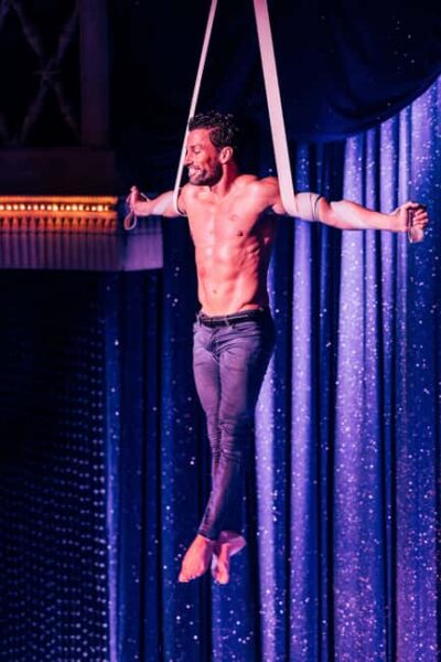 Paris: La Nouvelle Eve Cabaret Show with Champagne - The show flow: Piaf songs, comedy, choreography, and cancan