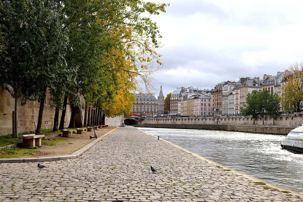 Paris: Latin Quarter Walking Tour with Local Guide - Optional Narrated Seine Cruise Upgrade: The Best Add-On for Scenic Time