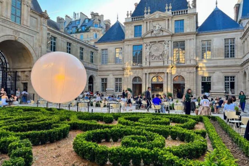 Paris: Le Marais District Guided Walking Tour - Musée National Picasso and Pont Marie: art in the middle of real streets